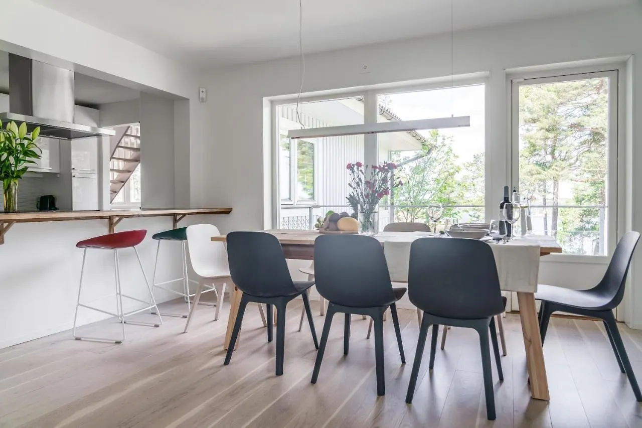 Elegant Home With Stunning Sea View And Garden ストックホルム スウェーデン